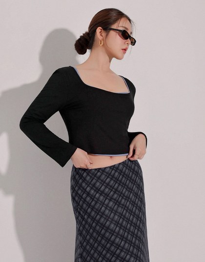 Classic Square Neck Stretch Long Sleeve Crop Top