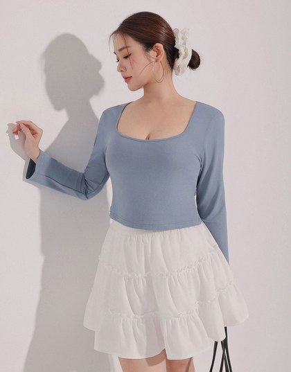 Classic Square Neck Stretch Long Sleeve Crop Top