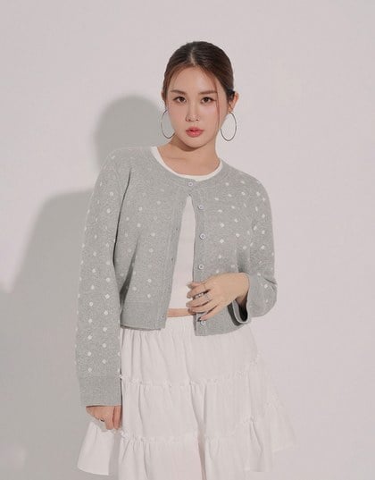【Ling Cheng Design】Classic Crew Neck Buttoned Knit Cardigan