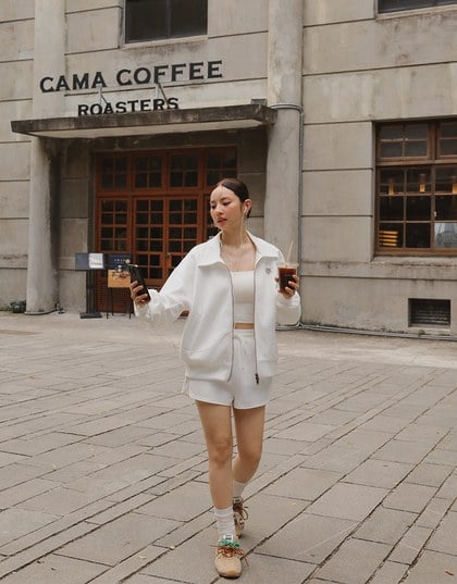 【Ling Cheng Design】Comfy Daily Drawstring Elastic Waist Shorts with Pockets