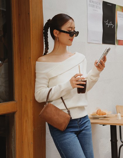 【Ling Cheng Design】Off Shoulder Folded Knit Sweater with Soft Ribbed Texture