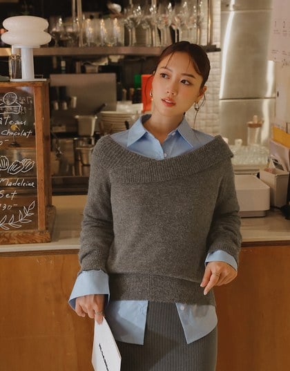 【Ling Cheng Design】Off Shoulder Folded Knit Sweater with Soft Ribbed Texture