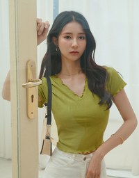 Basic Lettuce-Hem Top