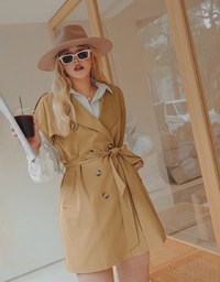 Modern Twist Sleeveless Trench Coat (With belt)