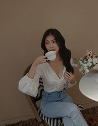 Modern Twist Front-Knot Puffy Top