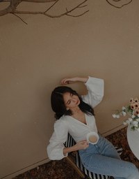Modern Twist Front-Knot Puffy Top