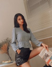 Modern Chic Buttoned Peplum Top