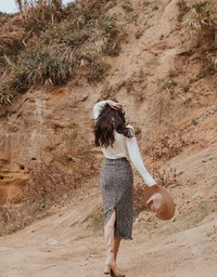 Stark Minimalism High-Neck Knitted Top (Detachable shoulder pad)