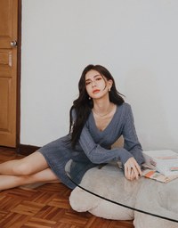 Très Chic Puffy Twist Knit Mini Dress