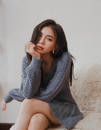 Très Chic Puffy Twist Knit Mini Dress