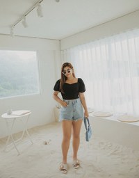 Retro Square Neck Puff Sleeves Crop Top