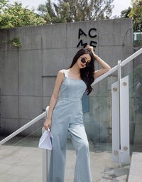 Très Chic Pinafore Denim Jumpsuit