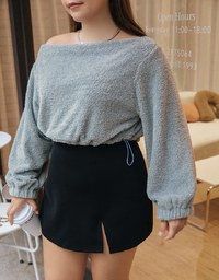Off-Shoulder Loose Crop Top