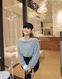 Off-Shoulder Loose Crop Top