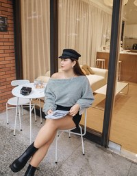 Off-Shoulder Loose Crop Top