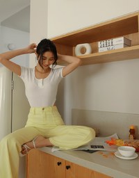 V Neck Crop Knitted Top