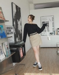 斜肩麻花針織上衣