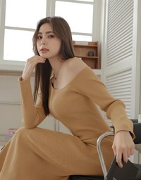 Slant Shoulder Back Slit Bodycon Maxi Dress (With Padding)
