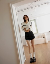 Large Collar Snap Button Knit Top