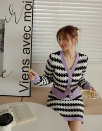 Love Button Striped Color Knitted Top