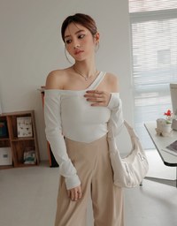 Soft Hollow Cut-Off Shoulder Top (With Padding)