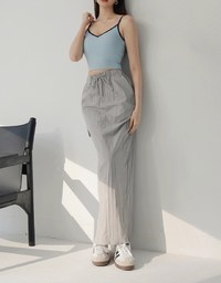 バックスリットカーゴロングスカート