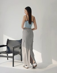 バックスリットカーゴロングスカート