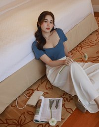 Solid Color Heart Neckline Knit Padded Top