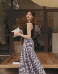Embossed Front Slit Long Skirt