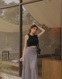 Embossed Front Slit Long Skirt