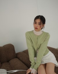 AIR SPACE Logo Gold Button Thick Knit Top
