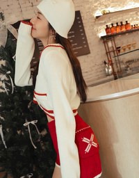 Christmas Themed Colorblock Knit Top