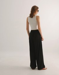 Star Shape Cut Out Ribbed Cropped Tank Top