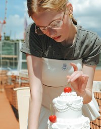 【Lyra & Toby】Embroidery Graphic Ribbed Padded Tube Top