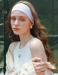 【Lyra & Toby】Embroidery Graphic Ribbed Halter Padded Tank Top