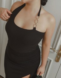 One Shoulder Ribbed Knit Padded Tank Top with Bold Chain Strap