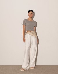 Deep V Back Solid Slim Fit Padded Cropped Tee