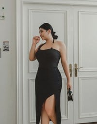 AIRY HOURGLASS Cooling Front Asymmetric Slit Maxi Skirt with Back Pockets