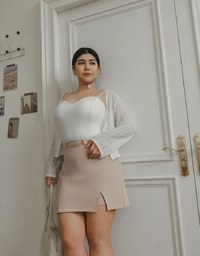 Waistline Gold Chain Detail High Waist Front Slit Mini Skirt