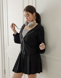 Cooling Fabric Fitted Zip-Up Hooded Jacket with Pockets Detail