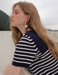Cropped Knit Top with Striped Pattern and Sailor Collar