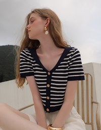 Cropped Knit Top with Striped Pattern and Sailor Collar