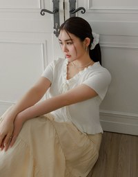 Ruffled Neckline Short Sleeve Knit Vest Top with Button Trim