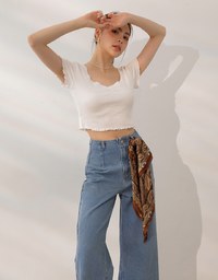 雕花蕾絲滾邊木耳捲短版TEE