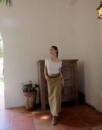 Asymmetrical Cut Out Shoulder Slim Fit Padded Cropped Tee
