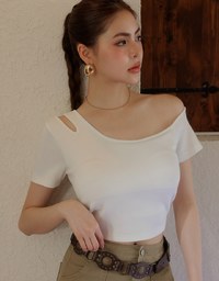 Asymmetrical Cut Out Shoulder Slim Fit Padded Cropped Tee