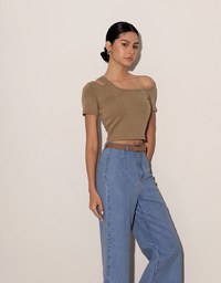 Asymmetrical Cut Out Shoulder Slim Fit Padded Cropped Tee