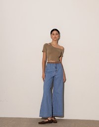 Asymmetrical Cut Out Shoulder Slim Fit Padded Cropped Tee