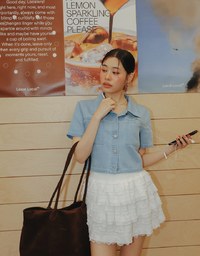Casual Collared Cropped Jeans Denim Shirt Jacket with Front Flap Pockets