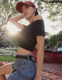 High Waist Washed Jeans Denim Shorts with Pocket Details